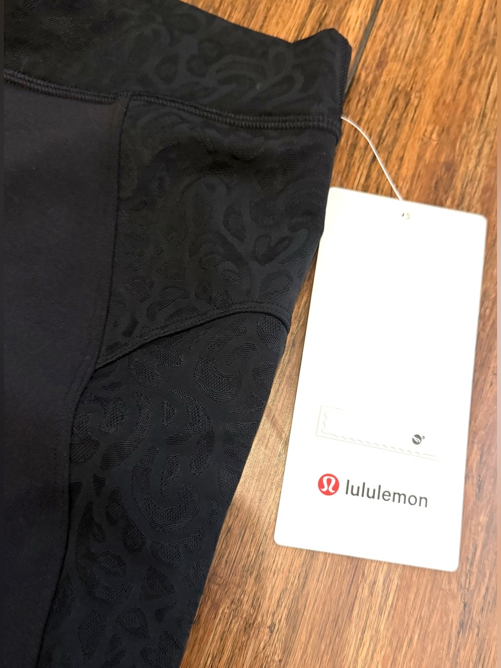 Lululemon Paisley Sheer Lace Jacquard Panelled High-Rise Tight 25" Sz 4 BLK - Picture 6 of 7